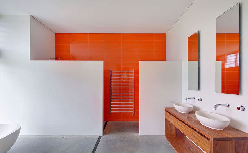 Оранжевый цвет в дизайне ванной