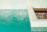 Модерн в сфере бассейнов – новинки мозаики Aqualuxe от Hisbalit
