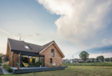 Emil House 2.0 – новый дизайн традиционного сельского дома