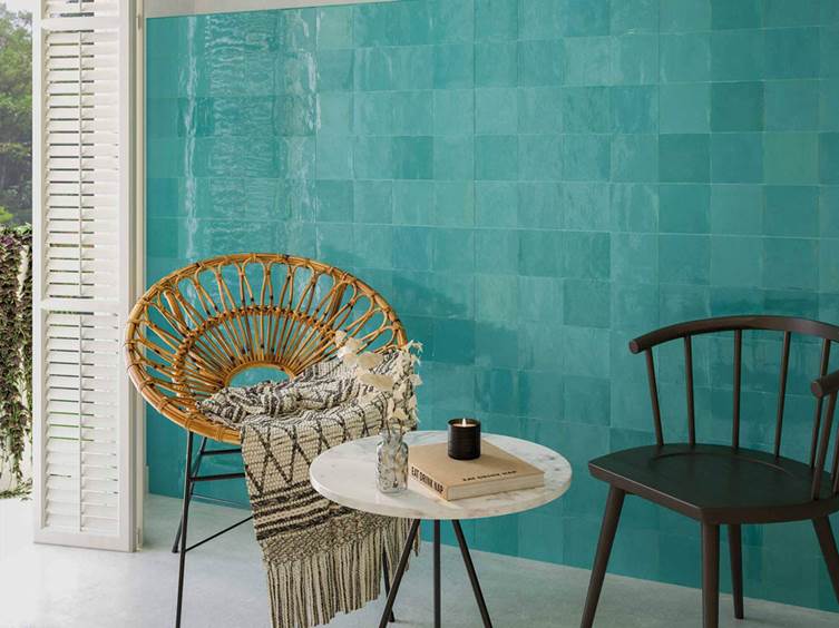 Яркая плитка как акцент: трендовые решения для смелых интерьеров