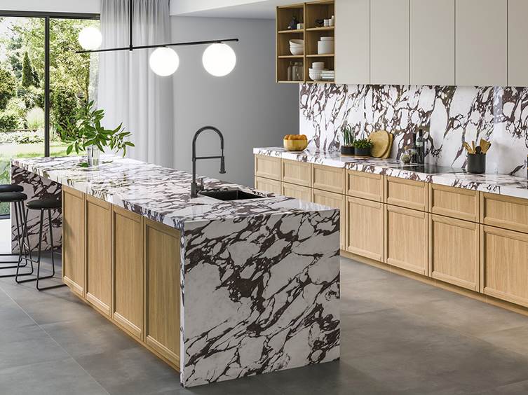 Почему стоит выбрать керамогранит для кухонной столешницы?