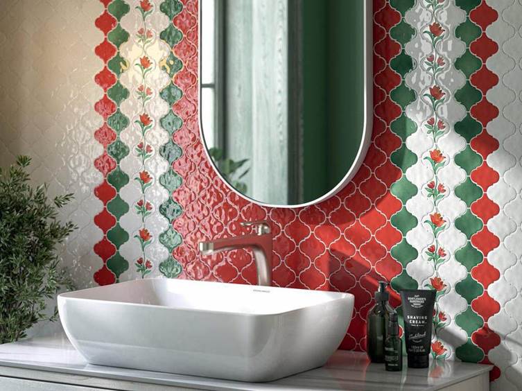 яркий керамогранит для дома в ванную комнату