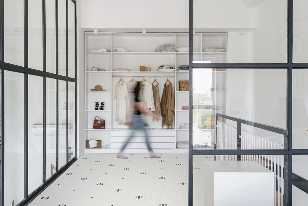 пол, облицованный мозаикой Soleil и Point пол, облицованный мозаикой Soleil и Point