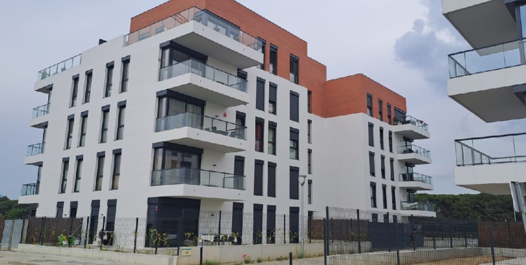 отделка керамогранитом Technic марки Mykonos Ceramica