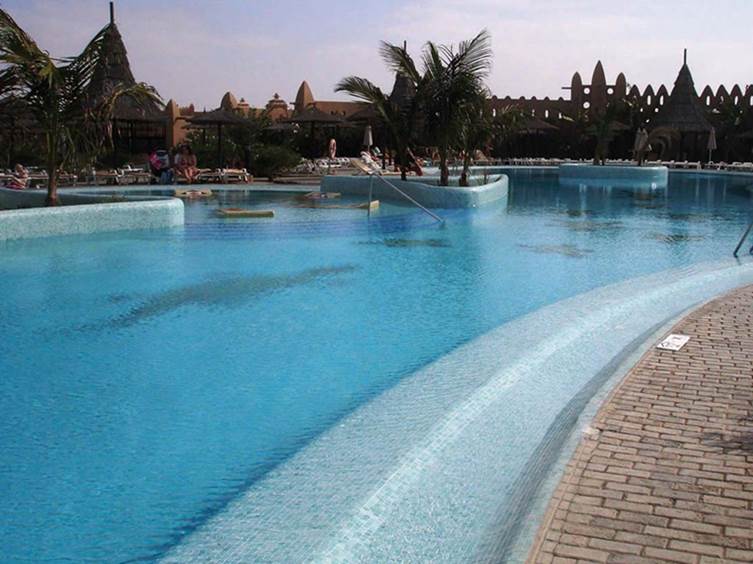 керамика для общественного бассейна