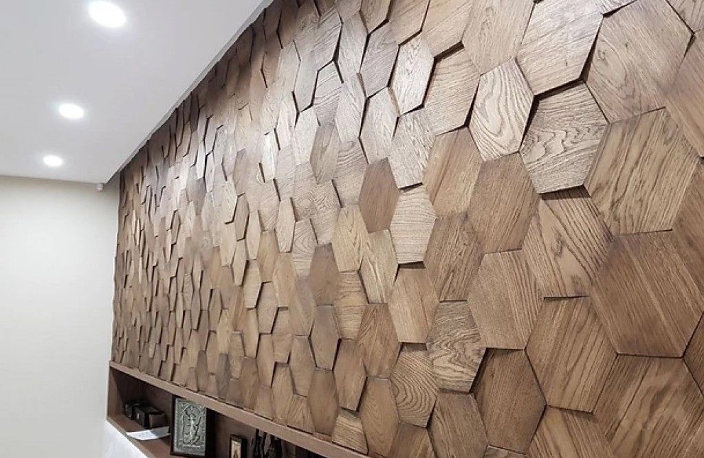 На фото: плитка Hexagon под дерево Wooden Glass Subway Mosaic