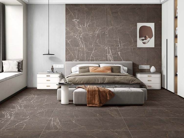 акцентная стена из керамогранита в спальню