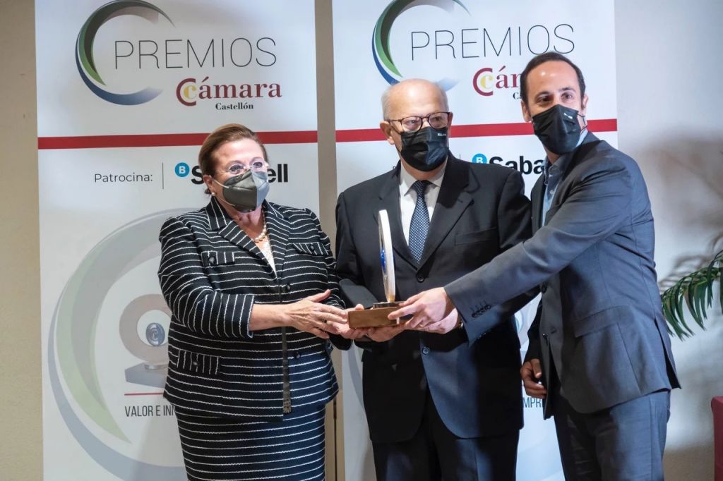 В Equipe Cerámicas с гордостью сообщают, что компания является лидером в подгруппе, объединяющей напольную и настенную плитку малого формата.