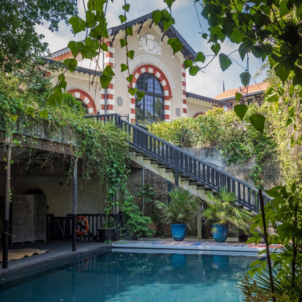 В XIX веке в здании располагалось предприятие по водоснабжению, которое обслуживало весь Аркашон В XIX веке в здании располагалось предприятие по водоснабжению, которое обслуживало весь Аркашон