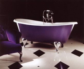 Современная ванна в стиле ретро вполне может быть из акрила.