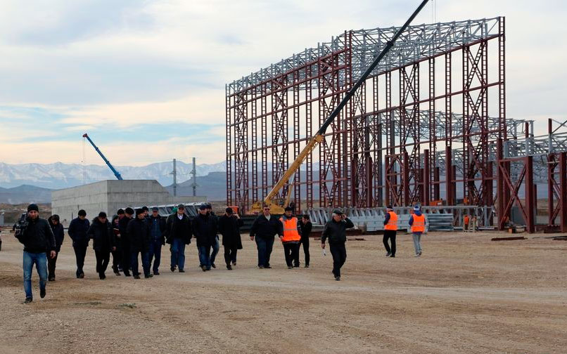 Строительство завода по производству напольной плитки и керамогранита.