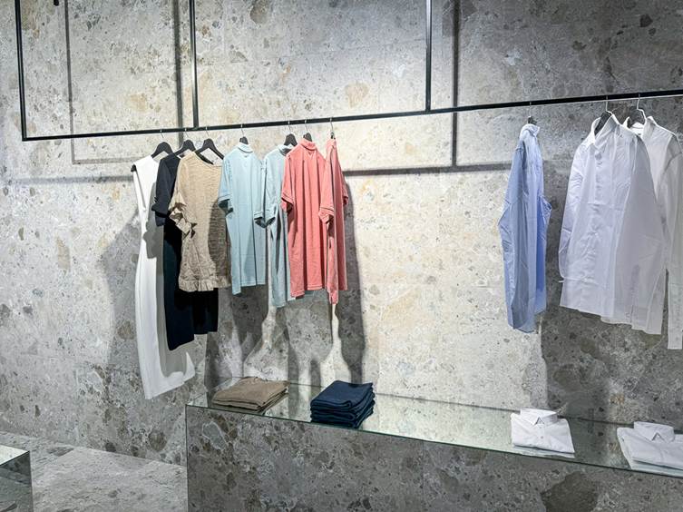 напольная и настенная плитка под камень для торговых залов