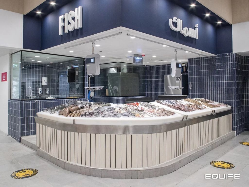 В облицовке магазинов по продаже мяса, рыбы и готовой еды использованы модели Artisan трех цветов: бургунди, темно-синий (Colonial Blue) и белый.