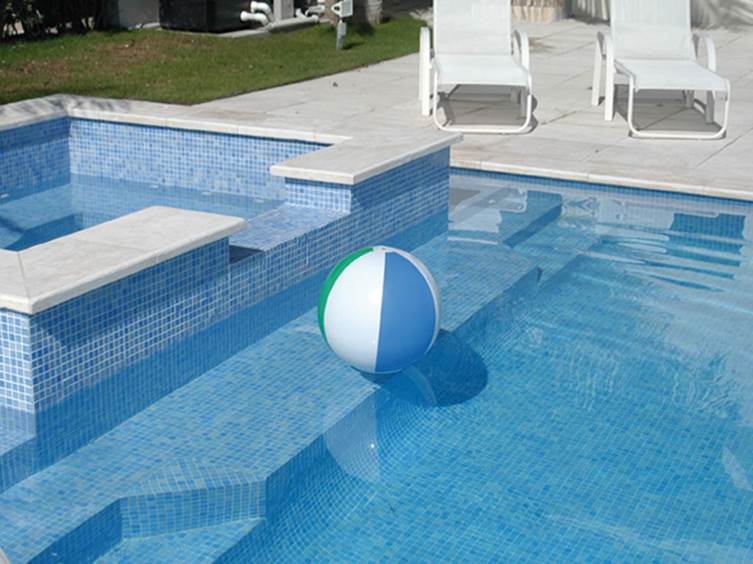 керамическая плитка для уличного бассейна