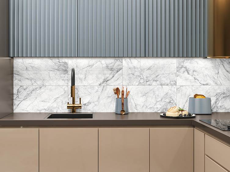 Матовый керамогранит под мрамор из коллекции Crostone от российского производителя Delacora