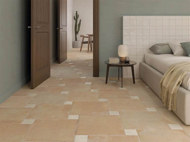 фактурный напольный керамогранит в темных тонах