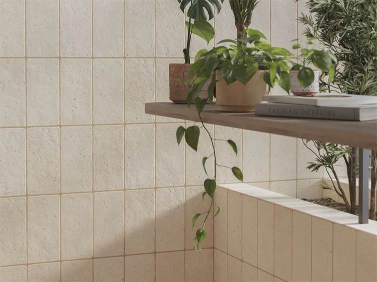 фактурный керамогранит для интерьера в прованском стиле