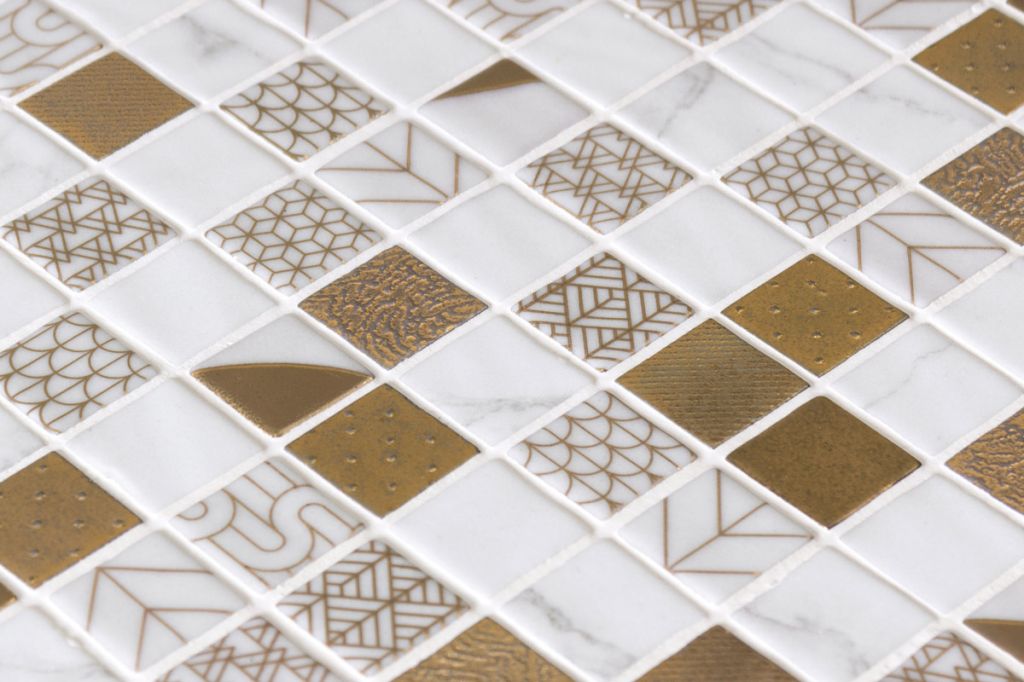Утонченная серия SQUARE RIF в квадратном формате 25x25 см выпущена во всем богатстве текстур и декора, полученного с помощью 24-каратного золота и серебра, с тремя видами покрытий: блестящее, Stoneglass и металлизированное.