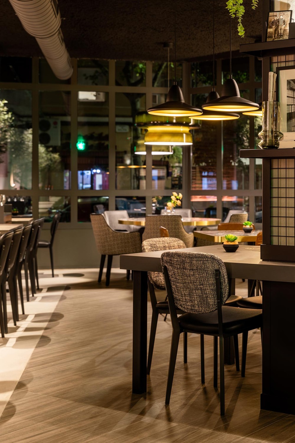 На полу - коллекция Belice (VIVES)