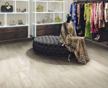 Плитка SIGNORIA от Roberto Cavalli (Италия) в интерьере, стиль: классический, черно-белый