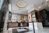 Реконструкция отеля Riu Plaza Madrid в концепции ар-деко с плиткой под мрамор